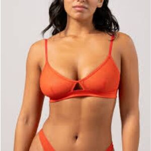 Understatement NWT bralette & panties set: size M-L - fiery red